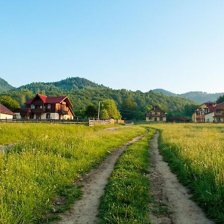 Casa Lidia Hotell Lepşa Exteriör bild